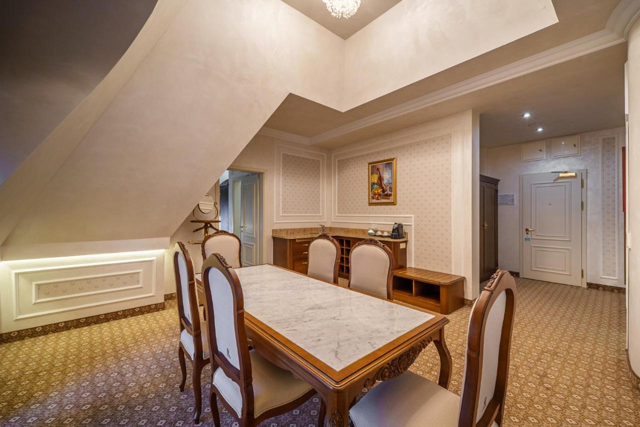 Residence City Garden - Certificate Of Excellence Top 10 Best Five-Stars City Hotels For 2024 Awarded By Htif Plovdiv Kültér fotó