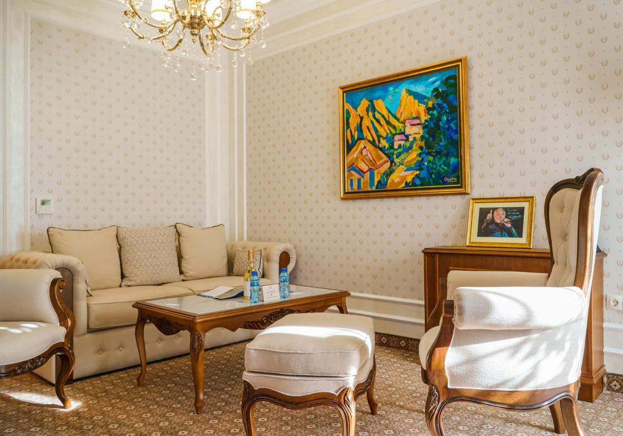 Residence City Garden - Certificate Of Excellence Top 10 Best Five-Stars City Hotels For 2024 Awarded By Htif Plovdiv Kültér fotó
