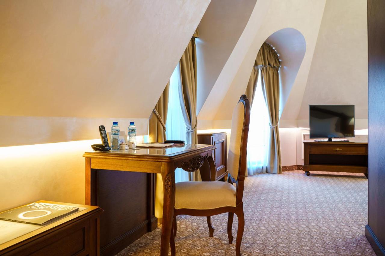 Residence City Garden - Certificate Of Excellence Top 10 Best Five-Stars City Hotels For 2024 Awarded By Htif Plovdiv Kültér fotó