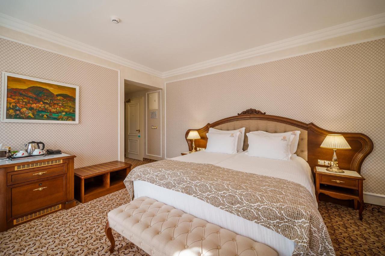 Residence City Garden - Certificate Of Excellence Top 10 Best Five-Stars City Hotels For 2024 Awarded By Htif Plovdiv Kültér fotó