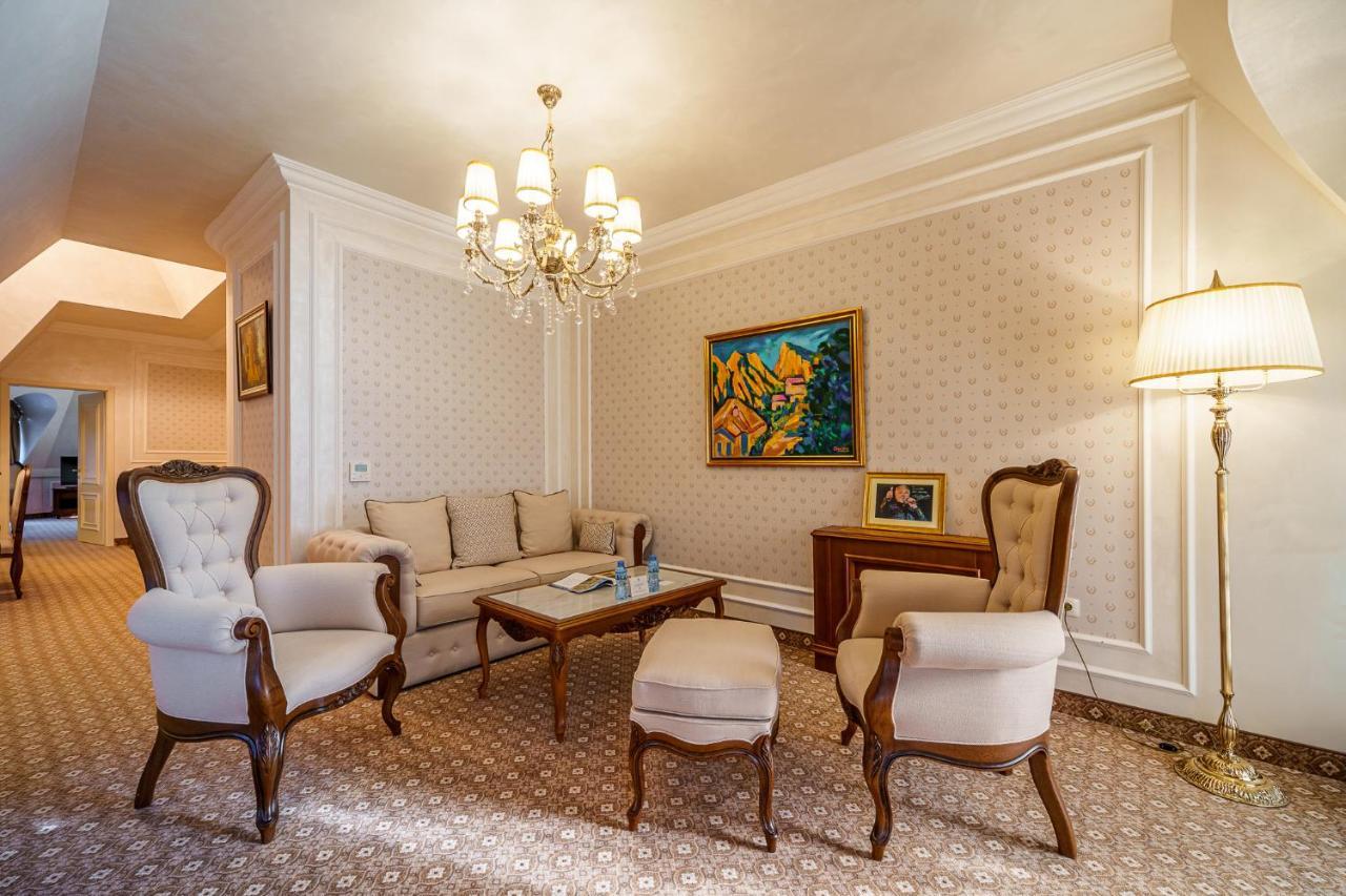 Residence City Garden - Certificate Of Excellence Top 10 Best Five-Stars City Hotels For 2024 Awarded By Htif Plovdiv Kültér fotó