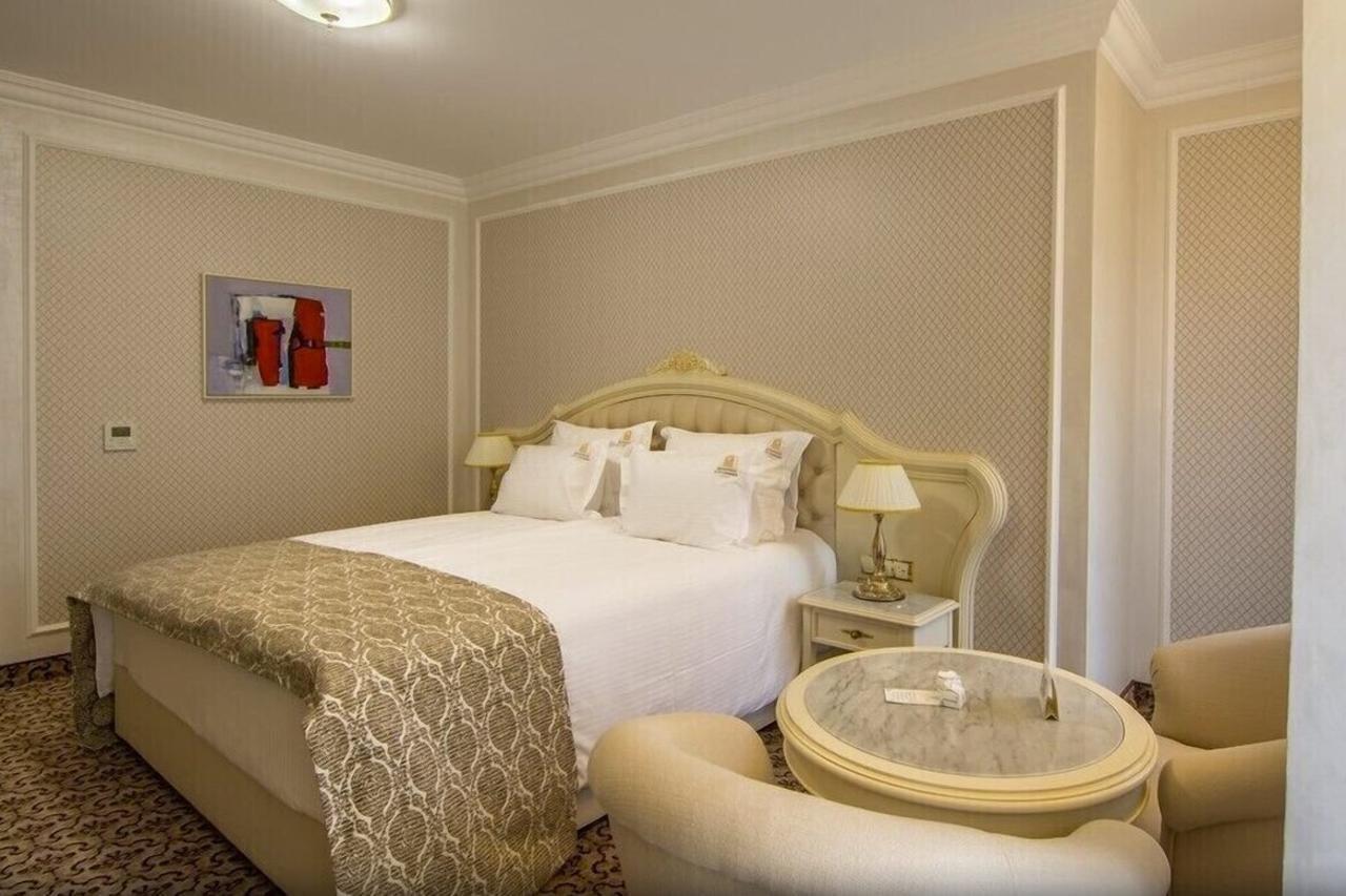 Residence City Garden - Certificate Of Excellence Top 10 Best Five-Stars City Hotels For 2024 Awarded By Htif Plovdiv Kültér fotó